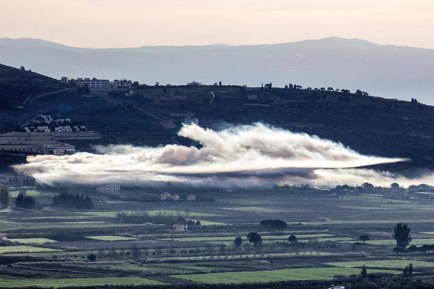 الطيران الحربي الإسرائيلي يقصف كفركلا جنوب لبنان