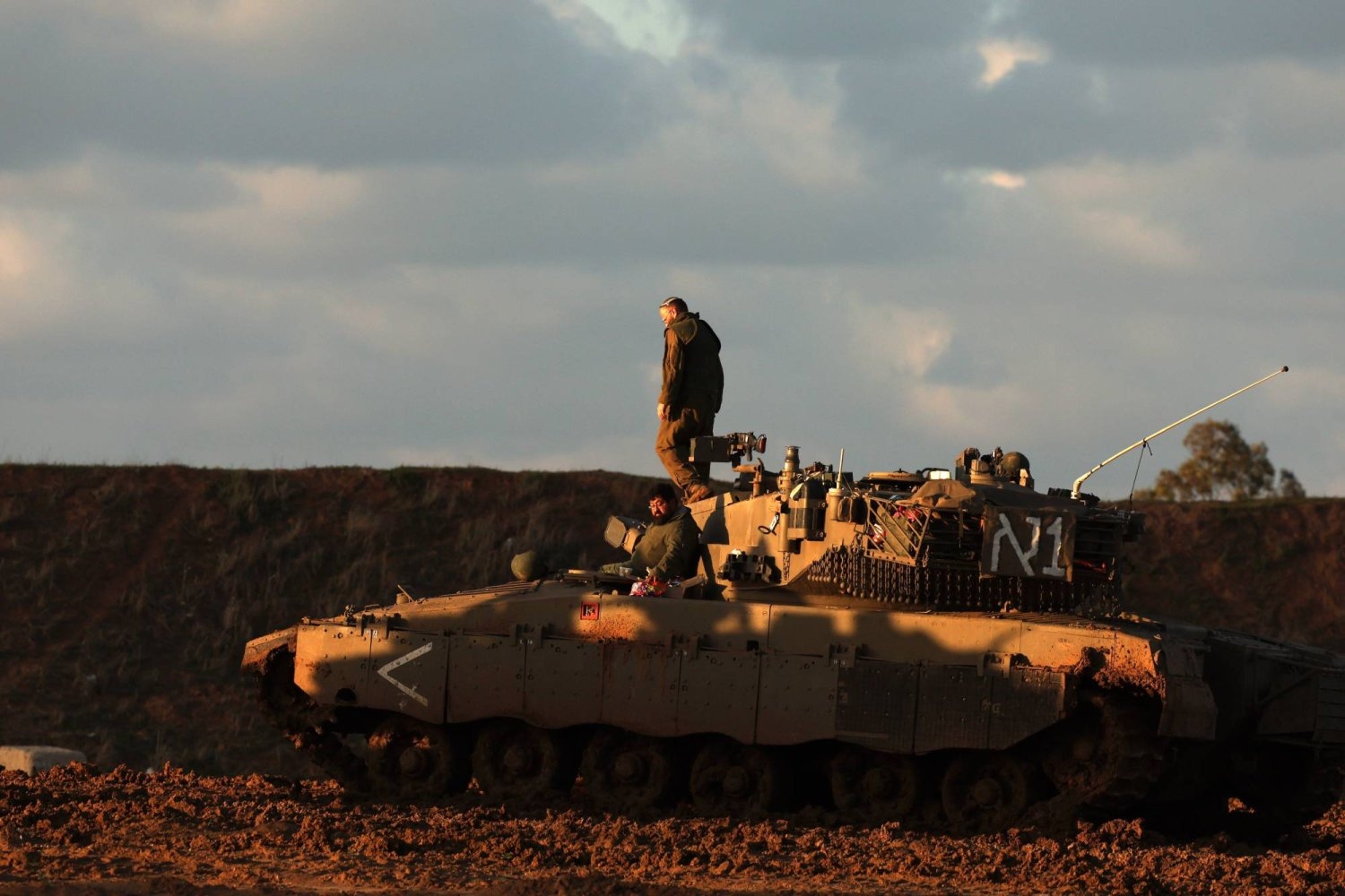 وزير إسرائيلي: الحرب في غزة لن تنتهي إلا بـ«استسلام حماس الكامل»