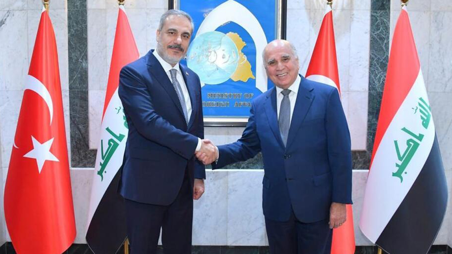 وزيرا خارجية العراق وتركيا يبحثان الاعتداء الإيراني على أربيل
