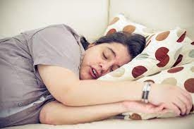 «اضطراب» و«ترنح»... تجنب الإفراط في النوم خلال عطلة نهاية الأسبوع