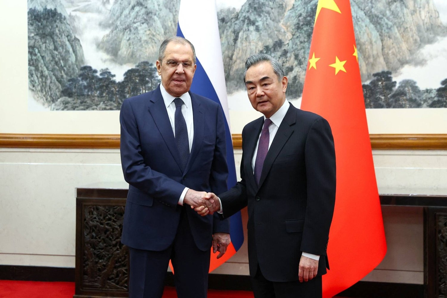 موسكو وبكين تعتزمان «تعزيز التعاون الاستراتيجي»