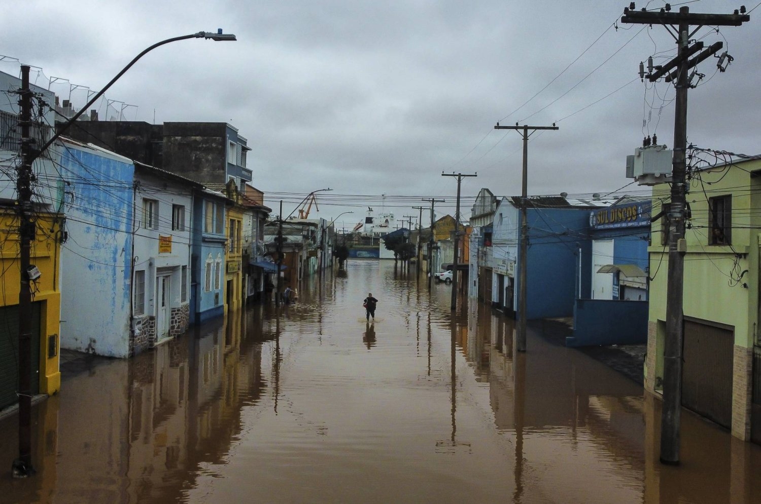 أمطار غزيرة تغرق جنوب البرازيل... وعشرات القتلى والمفقودين