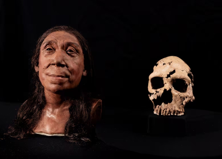 Nîşandana skeleta Neandertal a bi navê Shanidar Z deng veda