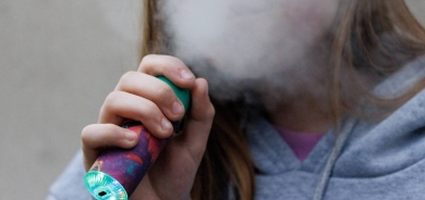 دراسة: المواد الكيميائية في السجائر الإلكترونية قد تكون شديدة السمية