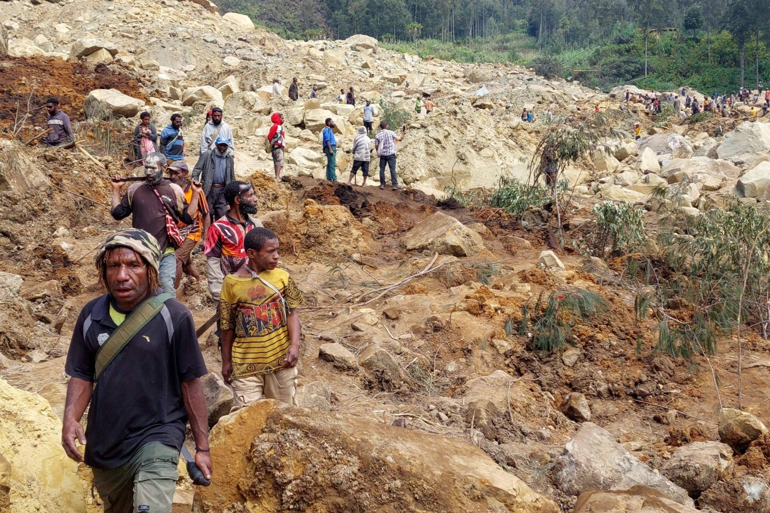 انزلاق التربة يدفن أكثر من ألفَي شخص في بابوا غينيا الجديدة