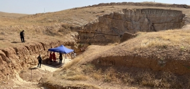 أمير الإيزيديين يطالب الحكومة العراقية بمراعاة المعايير الدولية في فتح المقابر الجماعية