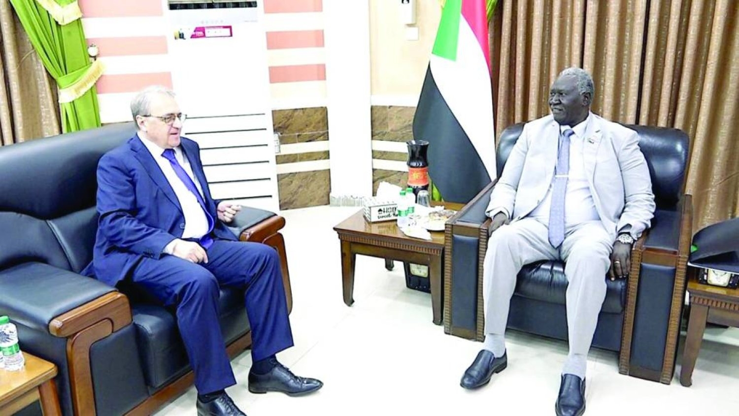 ماذا وراء زيارات متزامنة لمسؤولين سودانيين إلى روسيا ودول أفريقية؟