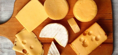 دراسة: تناول الجبن قد يساعدك على العيش لحياة أطول