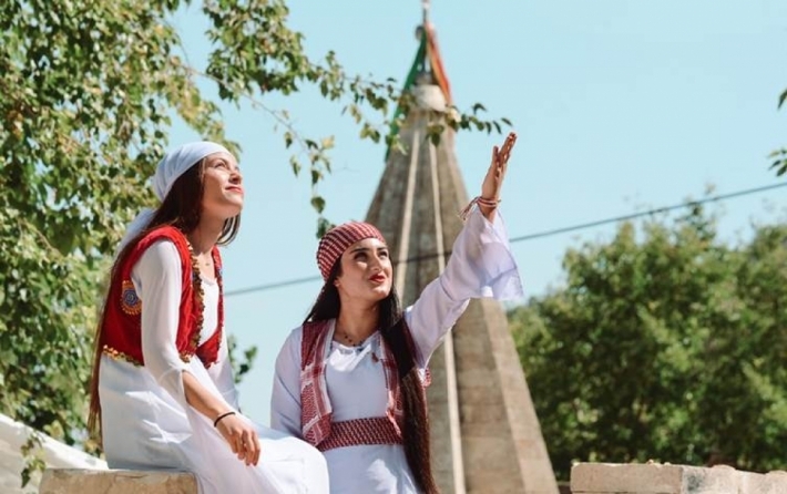 Navenda Rewşenbîrî û Civakî ya Laleşê: Êzidî beşeke resen ên gelê kurd in