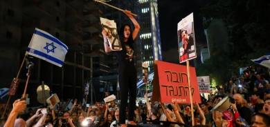 آلاف الإسرائيليين يتظاهرون للمطالبة بعودة الرهائن وانتخابات جديدة