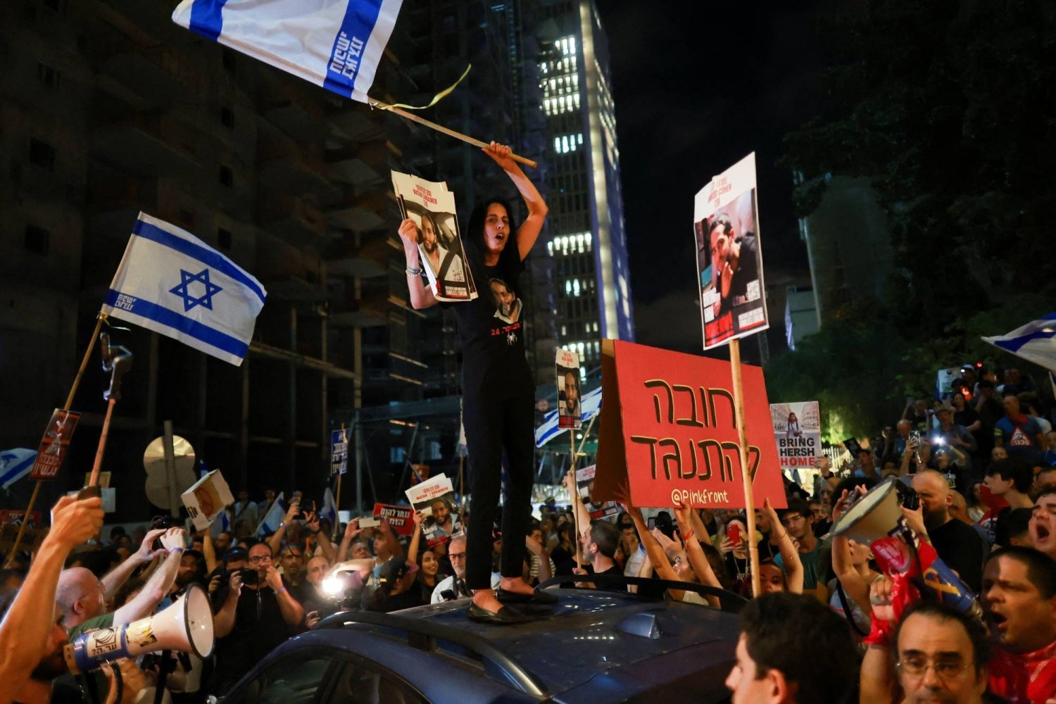 آلاف الإسرائيليين يتظاهرون للمطالبة بعودة الرهائن وانتخابات جديدة