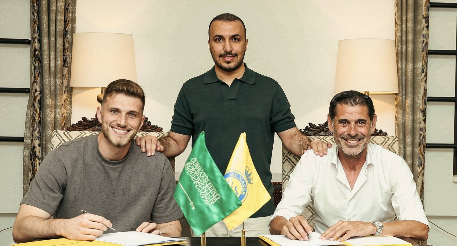 النصر يُعلن رسمياً التوقيع مع الحارس البرازيلي بينتو