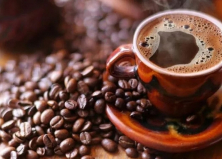 دراسة حديثة تكشف عن علاقة القهوة بزيادة الوزن