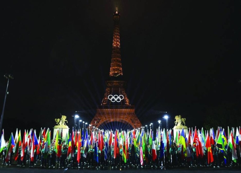 أولمبياد باريس يبهر العالم ويتحدى «التخريب»