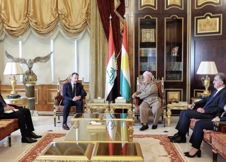 Kurdish Leader Masoud Barzani Meets with French Consul General to Discuss Political Developments and Strengthen Ties