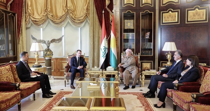 Kurdish Leader Masoud Barzani Meets with French Consul General to Discuss Political Developments and Strengthen Ties