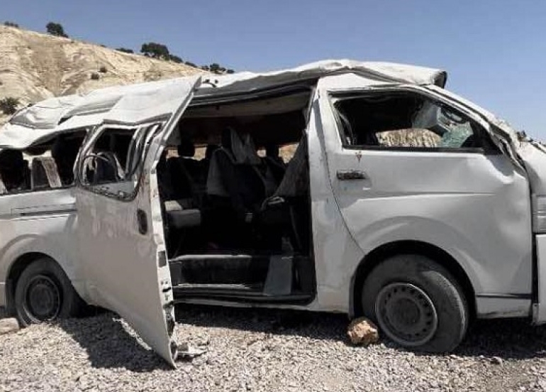 Minibus Accident in Khalkan District Leaves One Dead and Several Injured