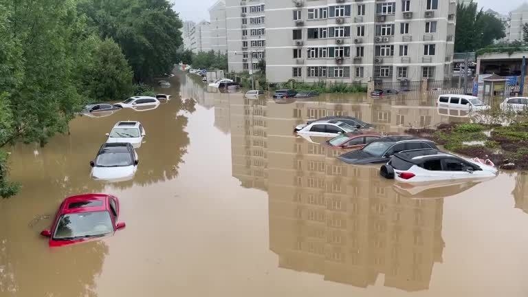 بەهۆی بارانبارینی بەخوڕ لە چین ٥٠ کەس گیانیان لەدەستدا