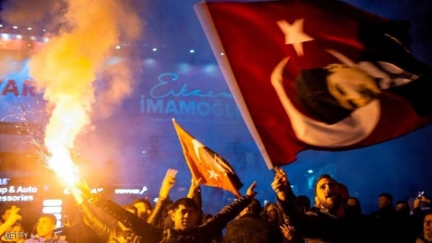 المعارضة التركية متقدمة في إسطنبول بعد فرز نصف الأصوات