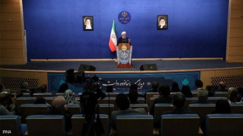 روحاني يقر بتأثير العقوبات ويطلب من الإيرانيين 