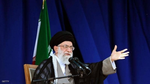مرشد إيران يناقض تصريحات روحاني بشأن 