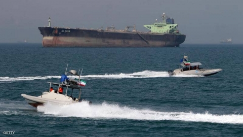 الأسطول المنبوذ.. العقوبات تعصف بناقلات النفط الإيرانية
