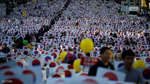 فضيحة تحيط بوزير العدل في كوريا الجنوبية تدفع الآلاف للتظاهر