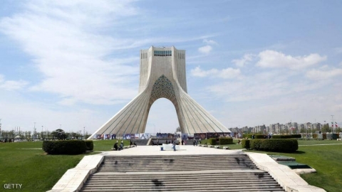 إيران تحذر مواطنيها بعدم السفر للولايات المتحدة