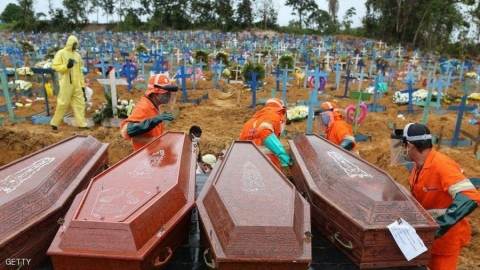 البرازيل تنبش القبور لإخلاء مساحة لضحايا كورونا