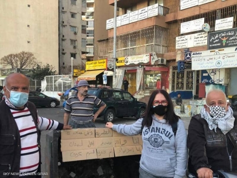 لبنان.. المحتجون يواصلون قطع الطرق وسط تفاقم الأزمات