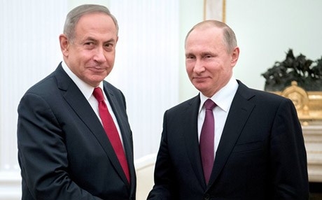 نتنياهو يلتقي بوتين في موسكو لمناقشة دور إيران بسوريا