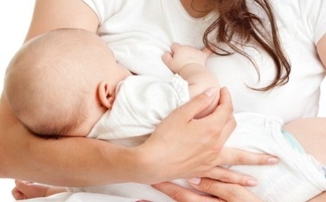 الرضاعة الطبيعية تسهم في اكتمال نمو دماغ الأطفال 