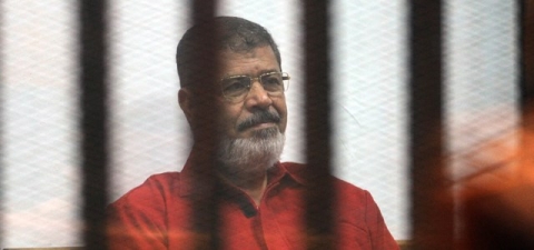وفاة الرئيس المصري المعزول محمد مرسى أثناء محاكمته