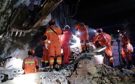 12 قتيلاً على الأقل و134 جريحاً في زلزال ضرب جنوب غرب الصين