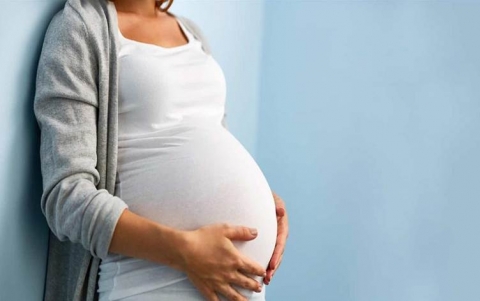 القلق والتوتر خلال الحمل خطر على دماغ الجنين