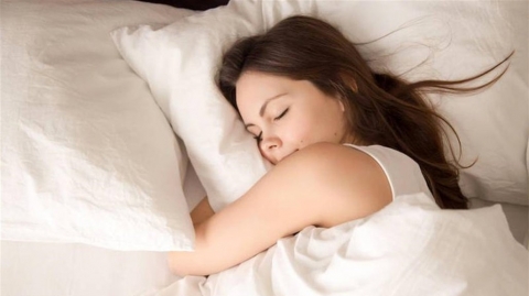 النوم في النهار.. خطر أم مفيد؟