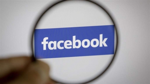فيسبوك يغلق حساب رئيس حزب دانماركي أحرق القرآن