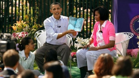 هكذا عايد اوباما زوجته في عيد الحب