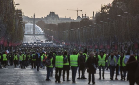 الشرطة الفرنسية تهدد بالانضمام إلى السترات الصفراء