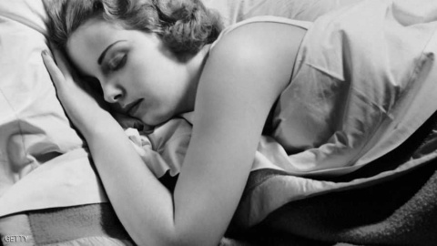 هل النوم على البطن صحي؟