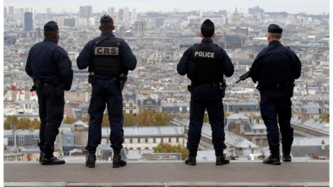 فرنسا تعزز الإجراءات الأمنية تحسبا لهجمات مشابهة لحادث الطعن في نيس