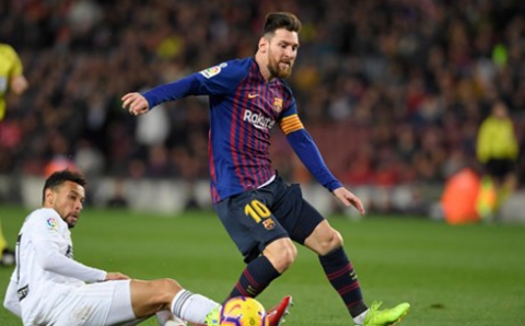 ميسي يهدي برشلونة التعادل مع فالنسيا في الدوري الإسباني