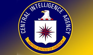 مدير CIA السابق يقر بإفشاء أسرار لعشيقته