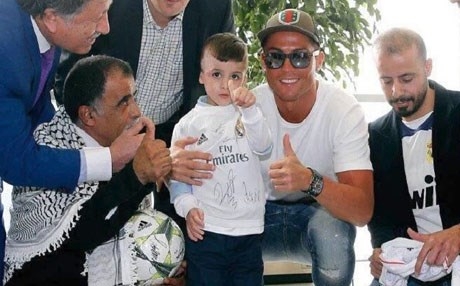 ريال مدريد يستقبل الطفل الفلسطيني أحمد دوابشة