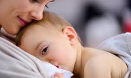 كيف يتغير حليب الأم بحسب احتياجات الطفل؟