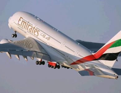 الإمارات تدرس اسئناف الرحلات الجوية الى دمشق