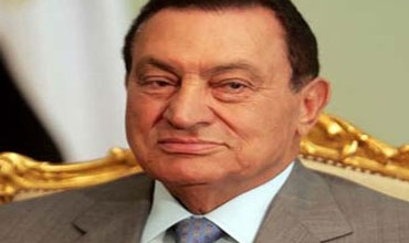مبارك تسلم الاستدعاء الرسمي لحضور محاكمته