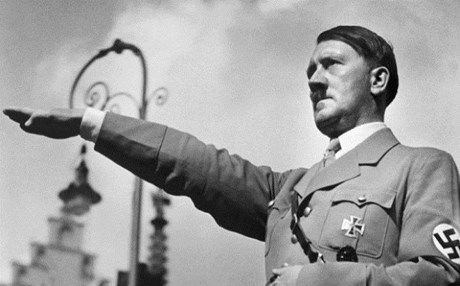 باحث يعثر على وثائق وصور غير معروفة لهتلر