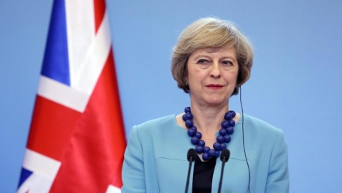 رئيسة وزراء بريطانيا: لا مكان لليمين المتطرف الحاقد في مجتمعنا