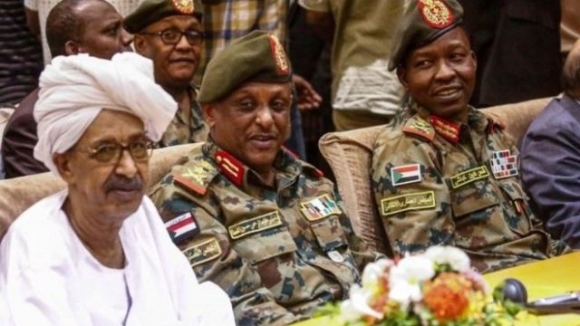 السودان يشكل المجلس السيادي لادارة البلاد لفترة انتقالية برئاسة عبد الفتاح البرهان